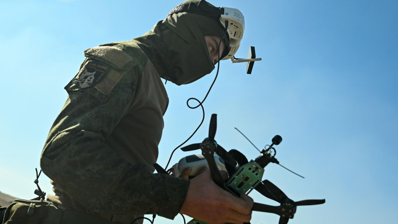 Российские FPV-дроны уничтожили шесть роботизированных комплексов ВСУ в ДНР