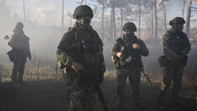 Российские военные уничтожили украинский бронетранспортер в ДНР