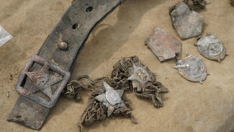 Сбитого 81 год назад под Калининградом летчика опознали по орденам