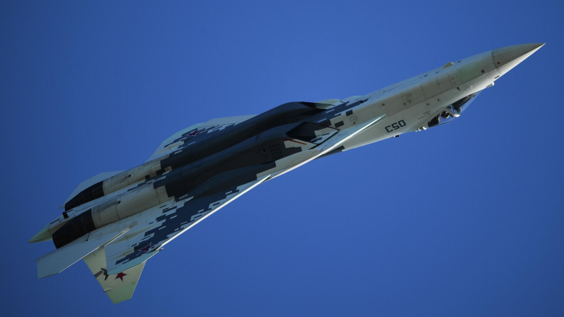 Су-57 может быть командным пунктом для беспилотников, сообщили в "Ростехе"