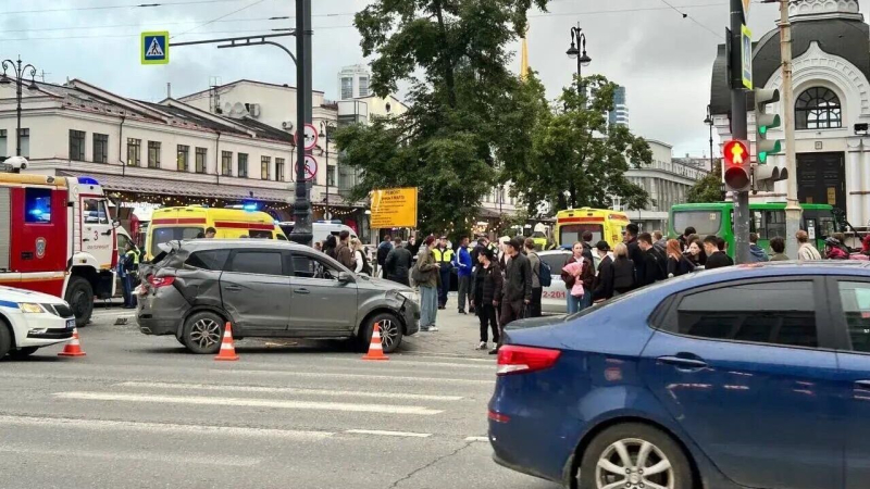 В Екатеринбурге произошло ДТП с участием автобуса, есть погибшие