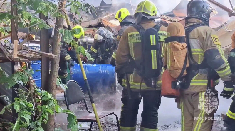 В Петербурге при пожаре в ангаре погибли четыре человека
