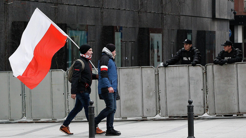 В Польше задержали девять украинцев за организацию протестов