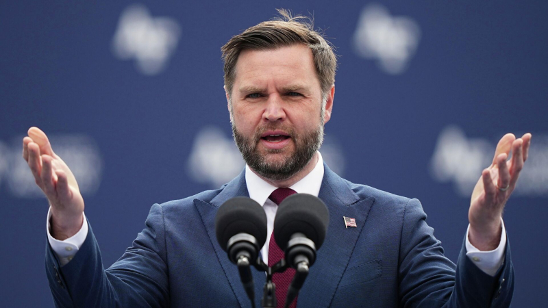 Вэнс предупредил Иран, что США ответят насилием на насилие