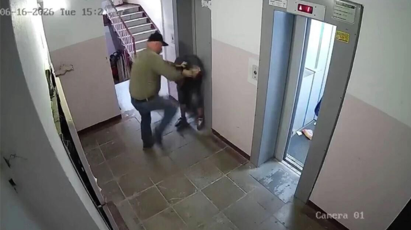 Во Владивостоке задержали подозреваемого в избиении подростка в лифте