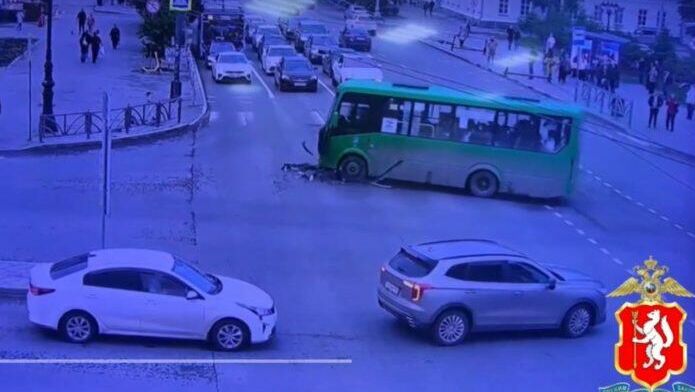 Водитель, сбивший пешеходов у храма в Екатеринбурге, обжаловал арест