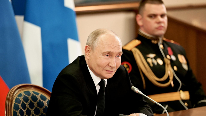 Агрессивные действия Запада привели к конфликту на Украине, заявил Путин