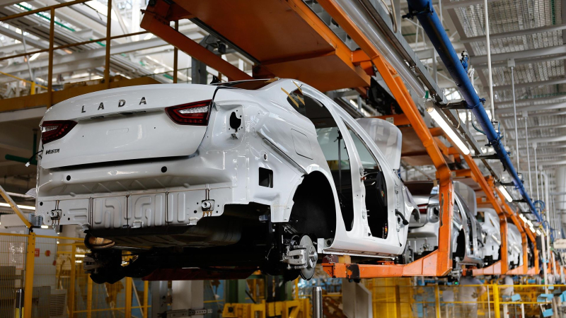 "АвтоВАЗ" планирует продать в этом году 15 тысяч коммерческих автомобилей