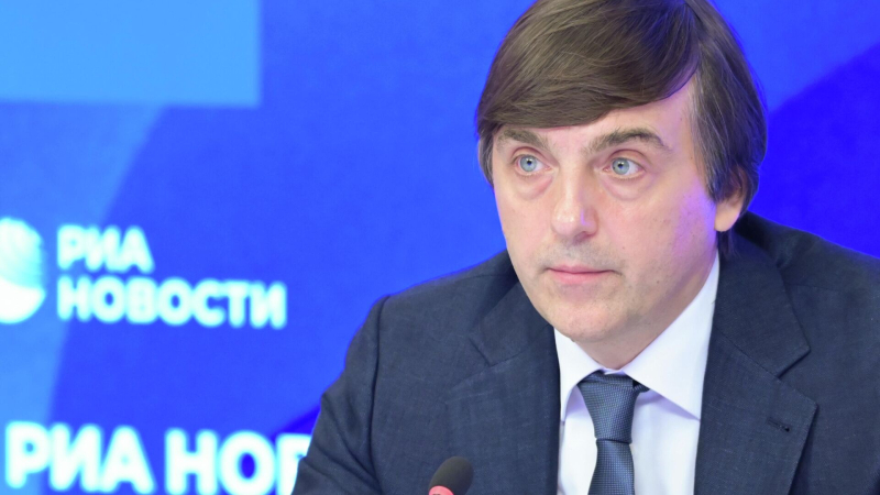 Более 70 баллов на ЕГЭ набрали 330 тысяч человек, сообщил Кравцов