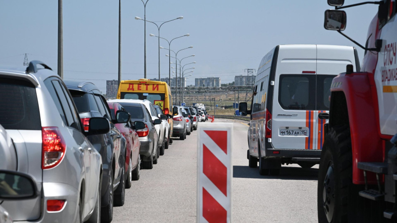 Движение по Крымскому мосту временно перекрыли