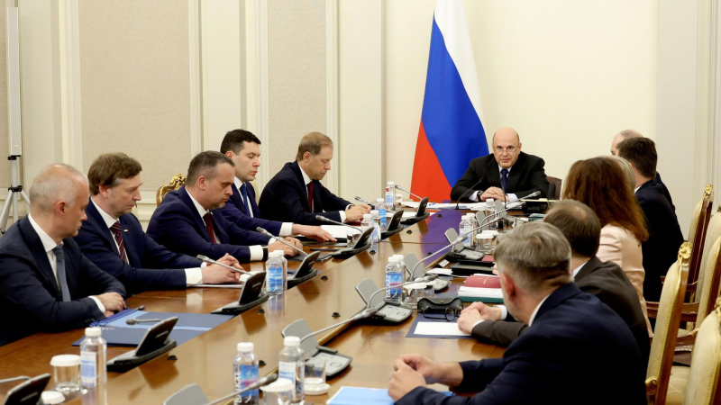 Мишустин собрал совещание по авиастроению