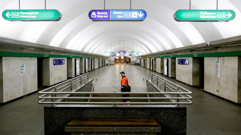 На станции метро "Гостиный двор" в Петербурге возник запах гари