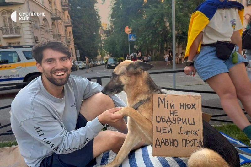 На Украине сотни людей вышли на митинги в поддержку Федорова