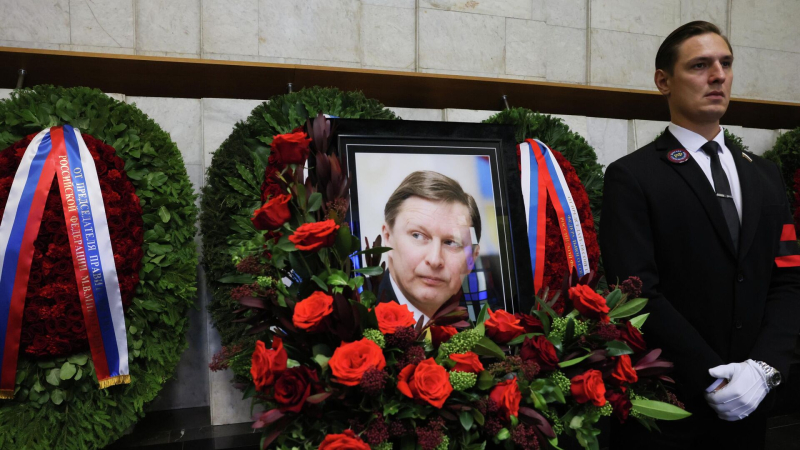Путин и Иванов были больше чем сослуживцами, заявил Песков