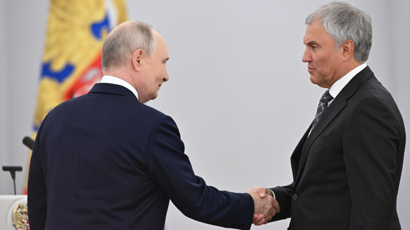 Путин наградил Володина орденом "За доблестный труд"