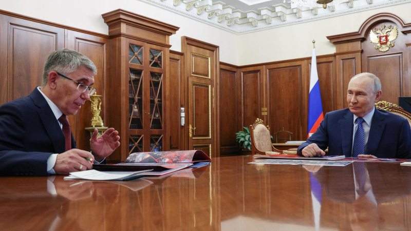 Путин обсудил демографические меры с губернатором Тульской области