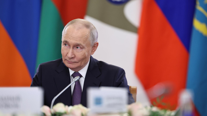 Путин подписал закон о расширении полномочий в сфере водного транспорта