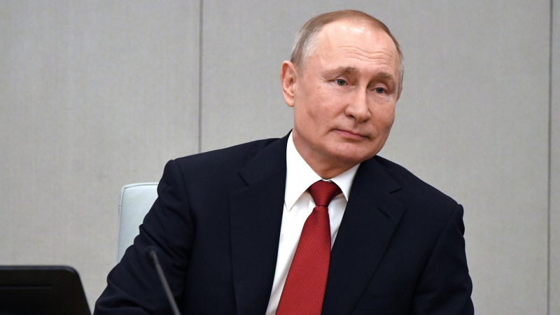Путин вручил почетные грамоты руководителям пяти думских фракций