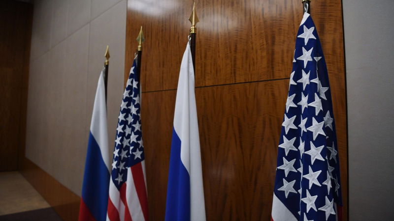 Россия продолжает диалог с США по Украине, заявил Песков