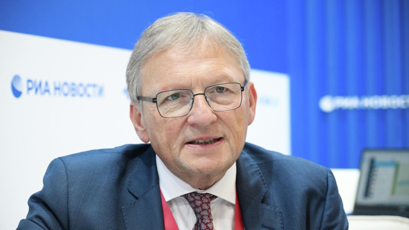 Россия задает начало разговору о новой архитектуре мира, заявил Титов