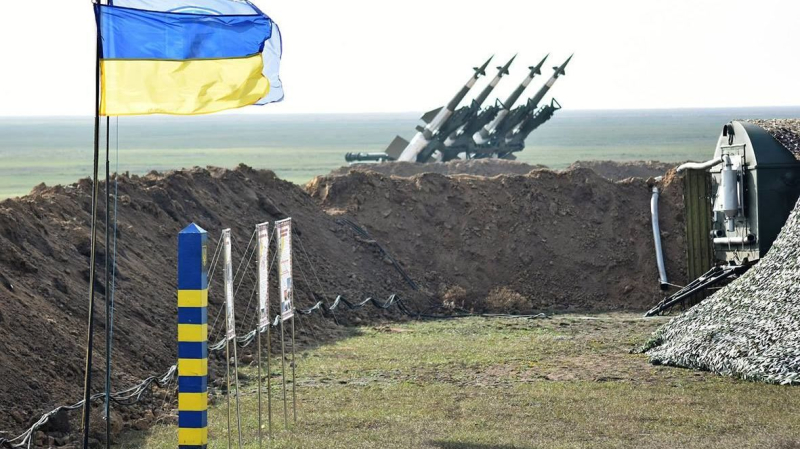 Система ПВО Украины изношена, зима будет тяжелой, заявил глава МО Польши