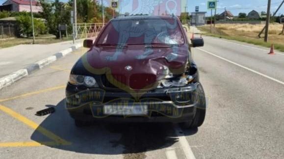 В Крыму водитель BMW насмерть сбил двух пешеходов