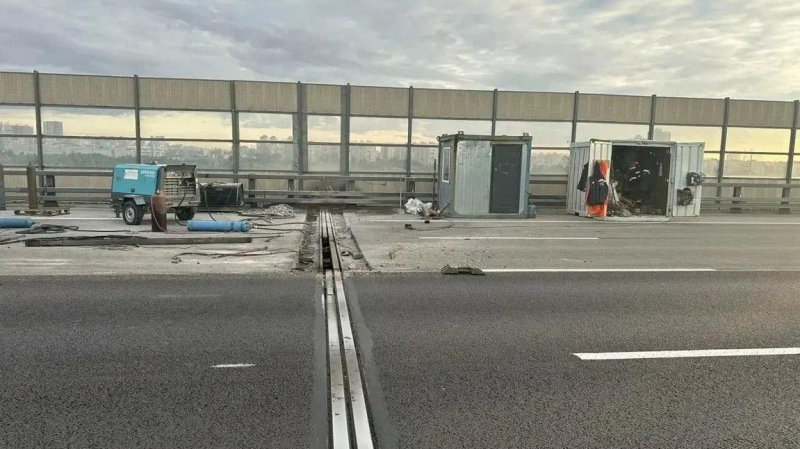 В Петербурге водитель наехала на двух рабочих, один из них умер