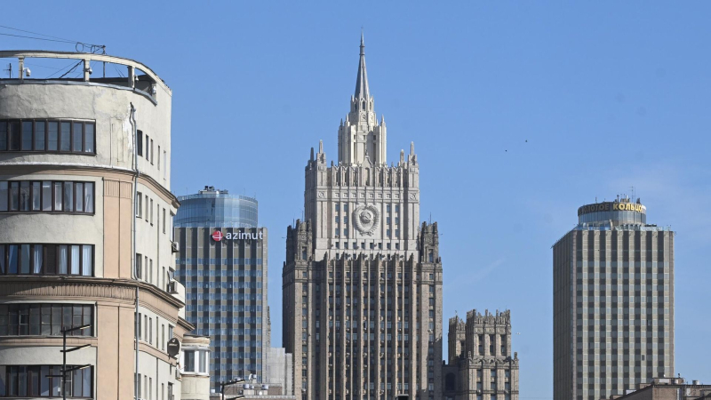 Армения не осадила Зеленского, когда он угрожал параду 9 мая, напомнил МИД