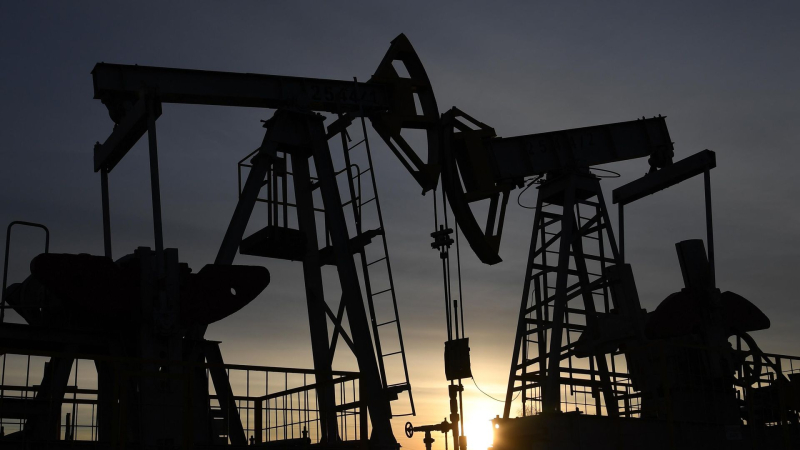 Цена нефти марки Brent ускорила рост до пяти процентов