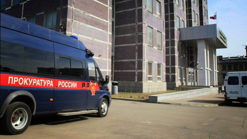 Экс-полицейского обвинили в получении взяток от сотрудников Baza