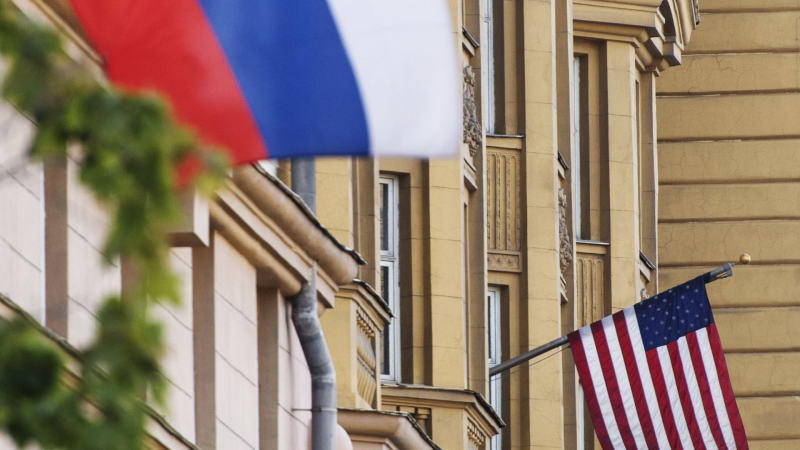 Экс-постпред США при ООН призвал сотрудничать с Россией