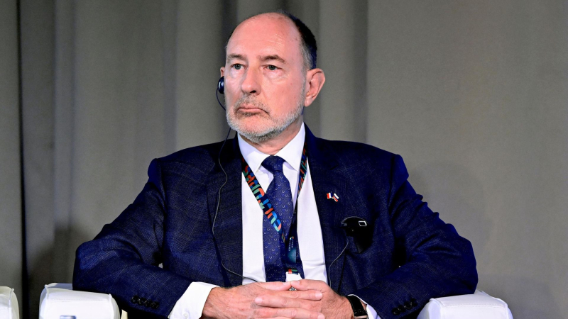 Французский народ не хочет войны с Россией, заявил внук де Голля
