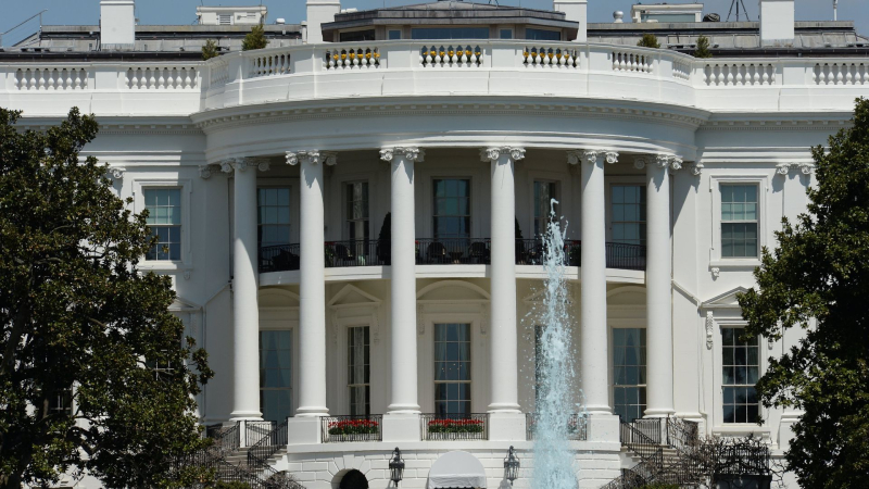 Главы Пентагона и ЦРУ покинули Белый дом после совещания с Трампом