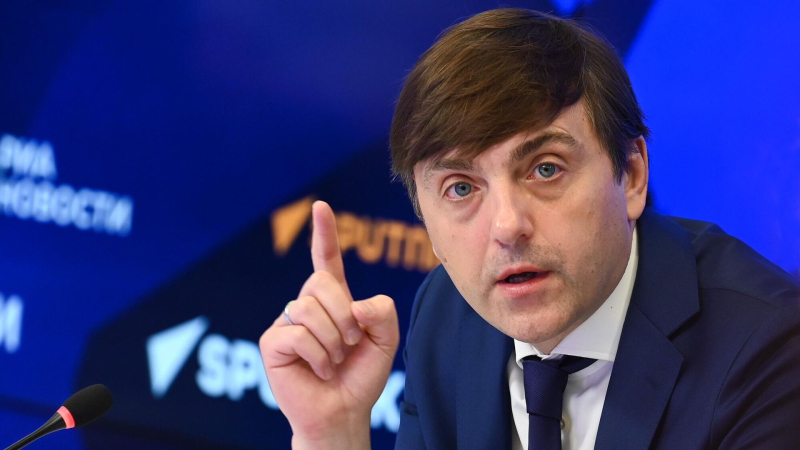Кравцов рассказал о росте числа заявлений на педагогические специальности