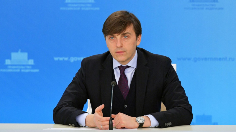 Кравцов рассказал о снижении бюрократической нагрузки на учителей