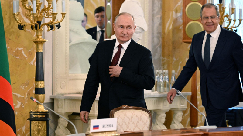 Лавров, Оверчук и Орешкин будут сопровождать Путина на саммите ШОС