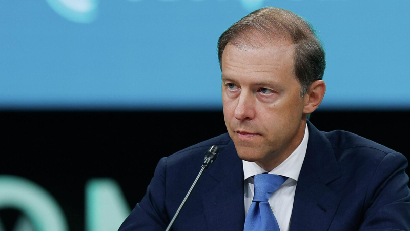 Мантуров рассказал, когда появится опытный образец самолета "Освей"