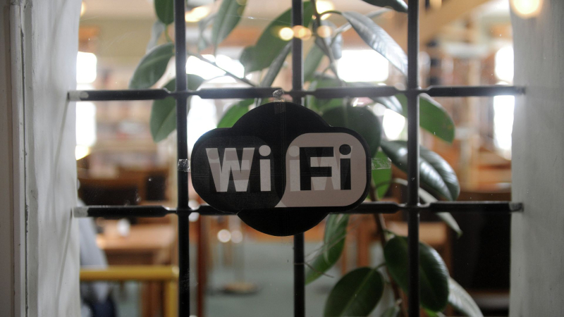 МВД предупредило об опасности общественных Wi-Fi-сетей