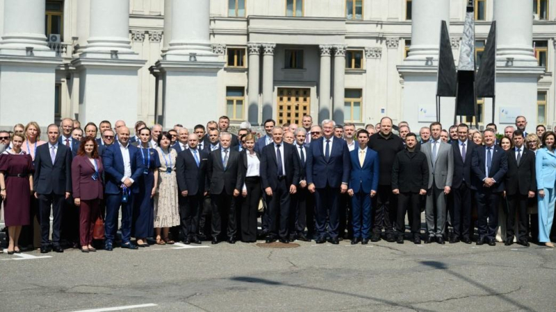 На Украине раскрыли новые подробности конфликта Зеленского и Залужного