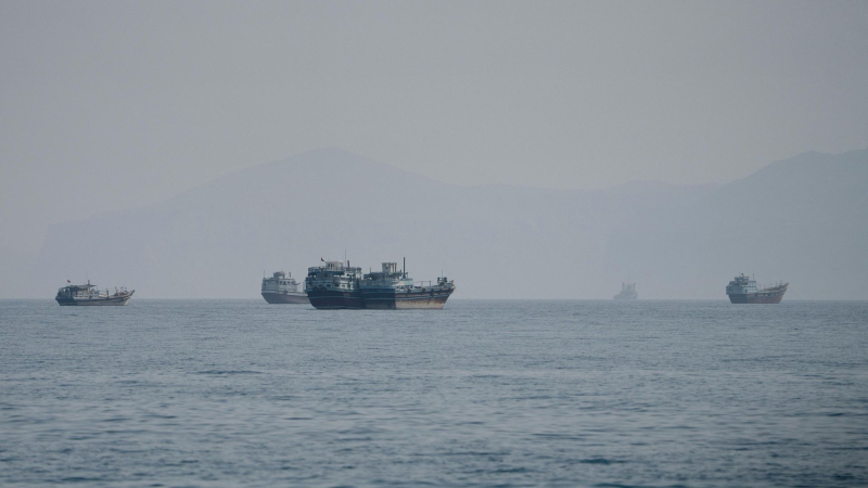 Около шести тысяч моряков не могут покинуть Персидский залив