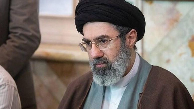 Президент Ирана заявил, что Хаменеи на встрече с ним был полностью здоров