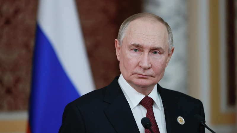 Путин оценил работу чиновников в программе "Кадры для экономики будущего"