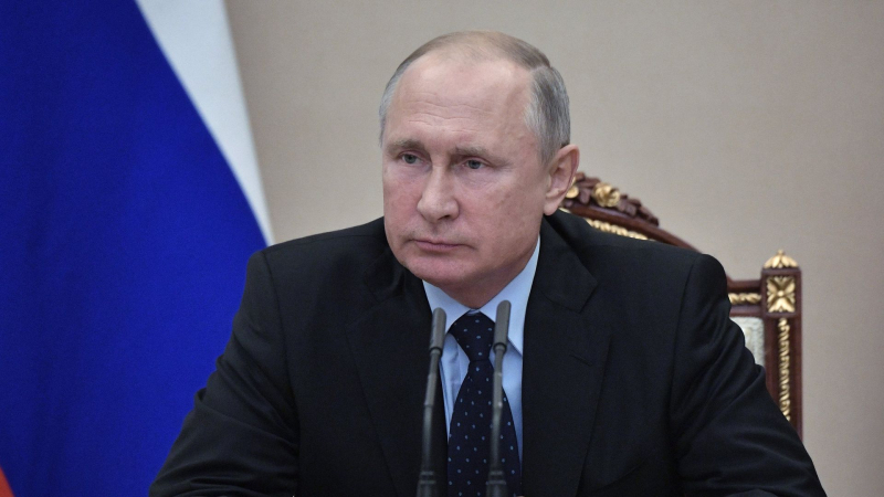 Путин подписал законы о мерах против релокантов, уклоняющихся от наказания