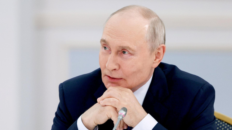 Путин поручил доработать предложения Госсовета по общественному транспорту
