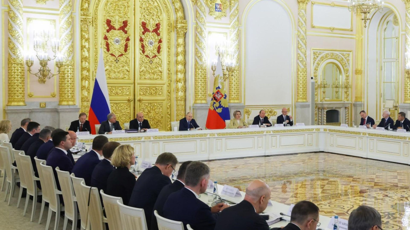Путин предложил учесть предложения по выделению показателей для бойцов СВО