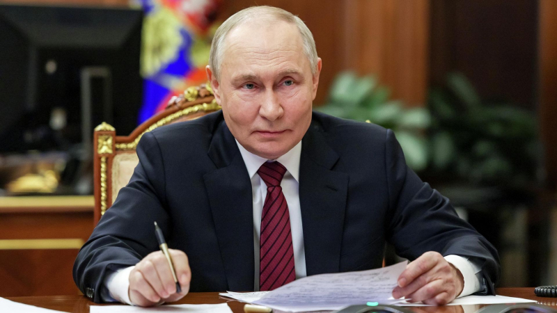 Путин внес в парламент Северной Осетии три кандидатуры на пост главы