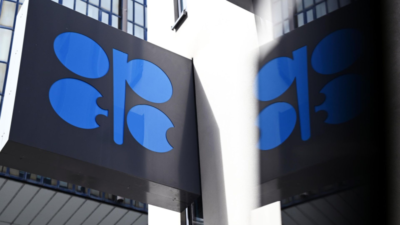 Семерка ОПЕК+ решила увеличить предел нефтедобычи на 188 тысяч б/с