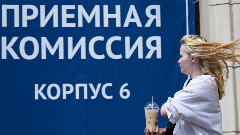 СМИ: в России мошенники вдвое чаще стали обманывать абитуриентов