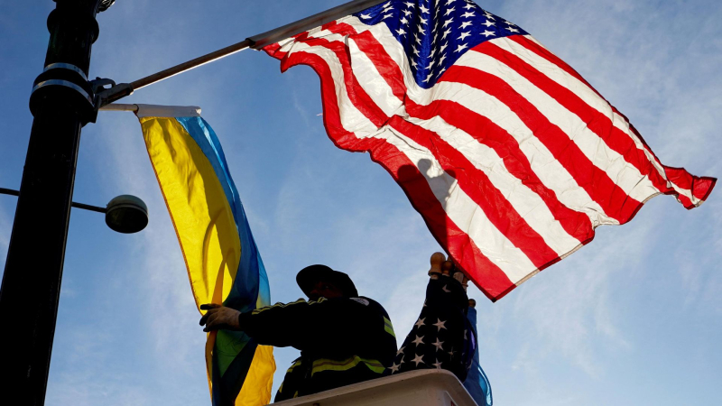 США не являются главным источником помощи Киеву, заявил экс-помощник Буша