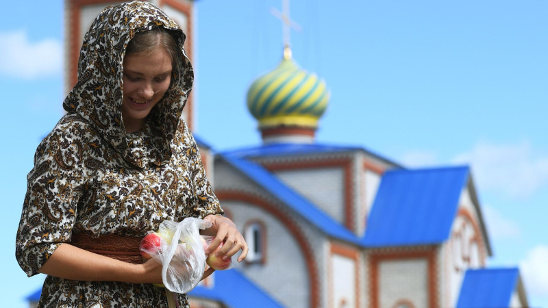 Священник посоветовал, как провести Яблочный Спас